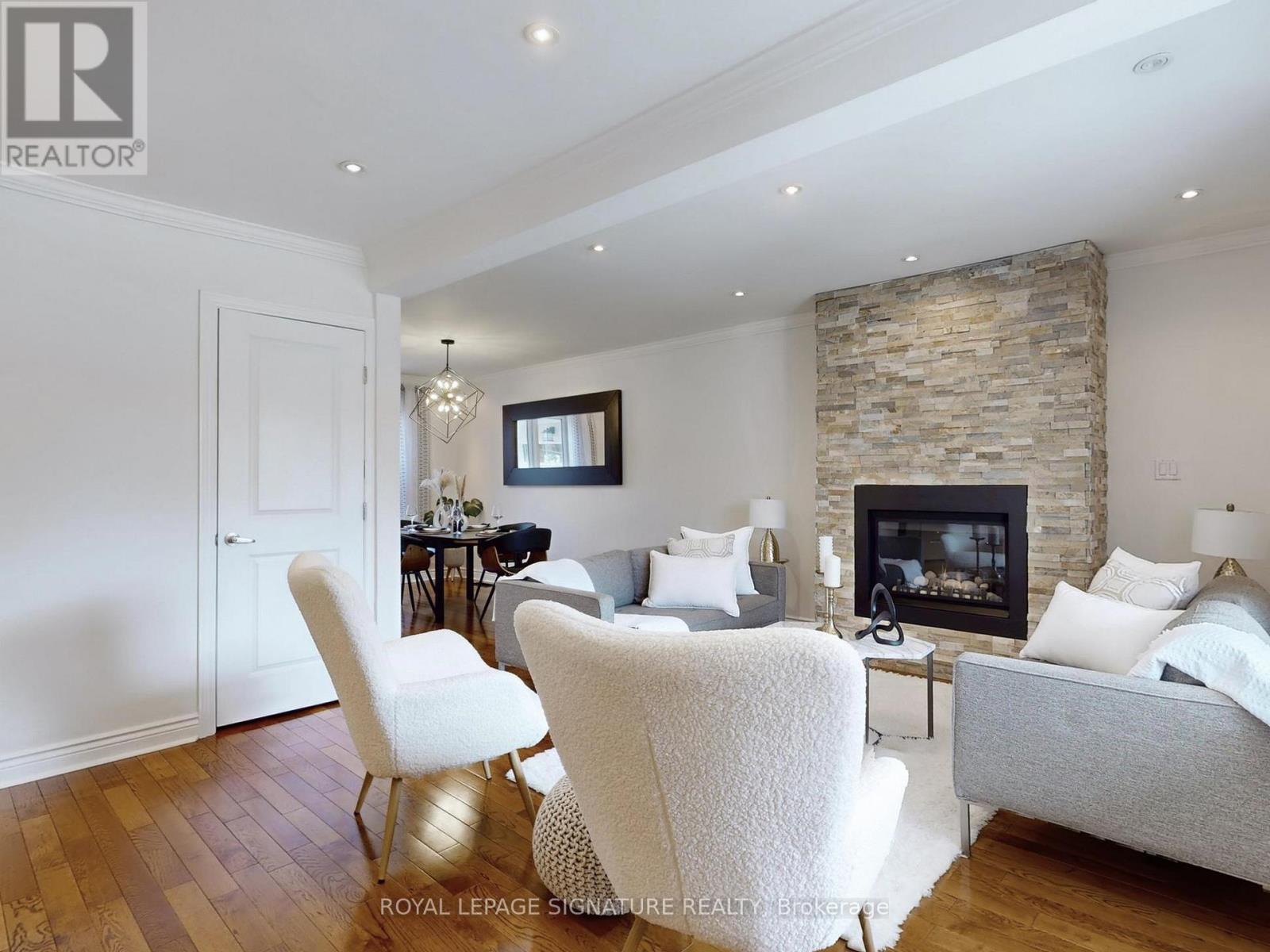 79 Meighen Avenue, Toronto, Ontario  M4B 2H4 - Photo 5 - E13039992