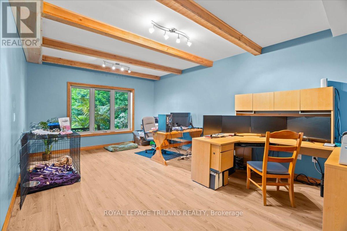 3115 Napperton Drive, Adelaide Metcalfe, Ontario  N7G 3H8 - Photo 12 - X12900960