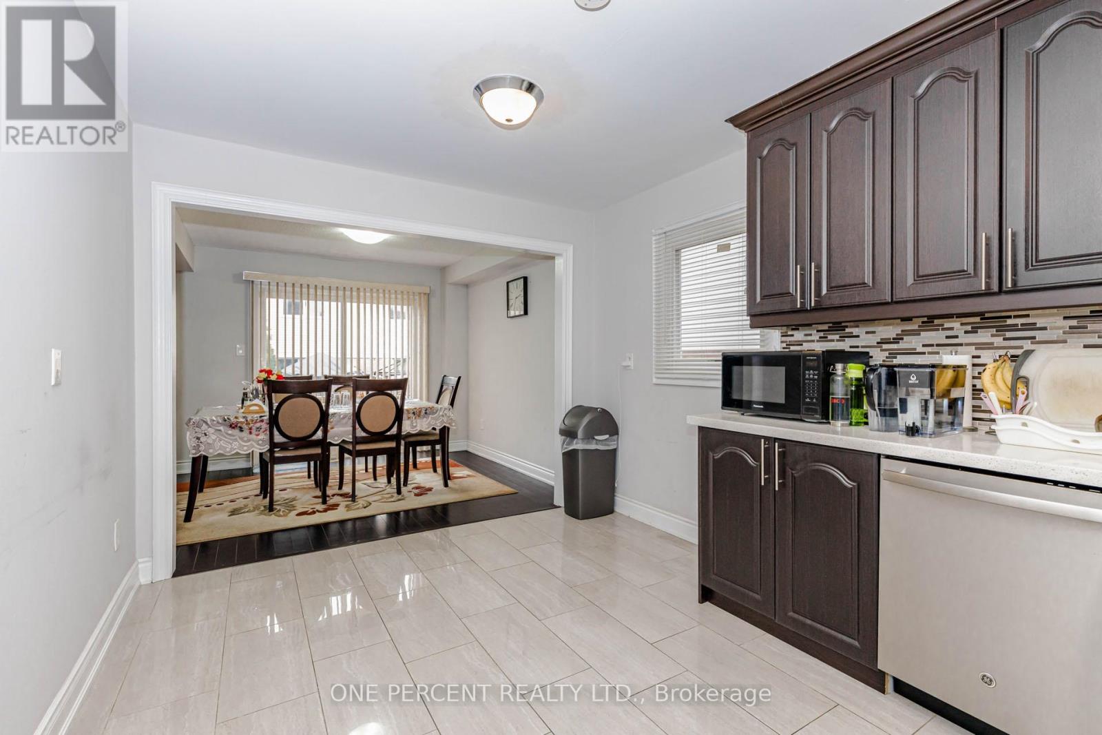 52 Timberlane Drive, Brampton, Ontario  L6Y 4B6 - Photo 10 - W12791218