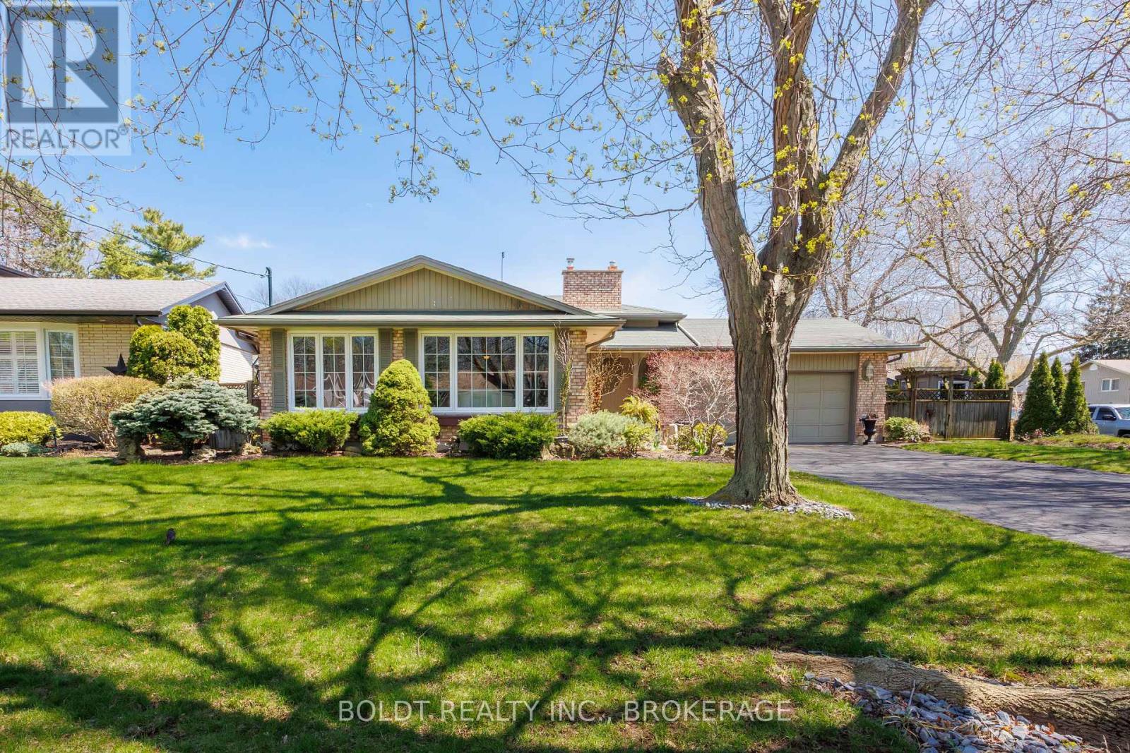 24 MISSISSAUGA ROAD, St. Catharines, Ontario