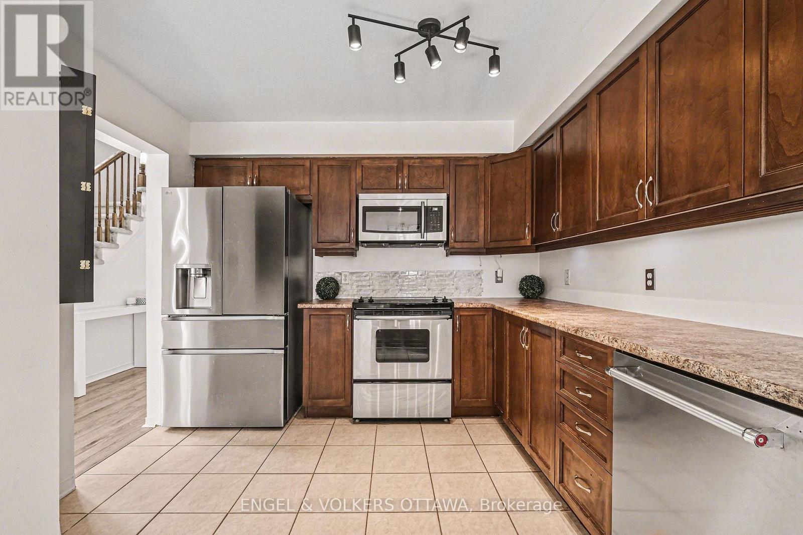 135 Lockhaven Private, Ottawa, Ontario  K2J 5L6 - Photo 13 - X13036454