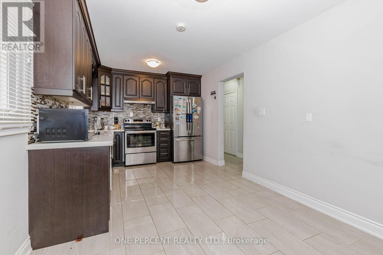 52 Timberlane Drive, Brampton, Ontario  L6Y 4B6 - Photo 8 - W12791218