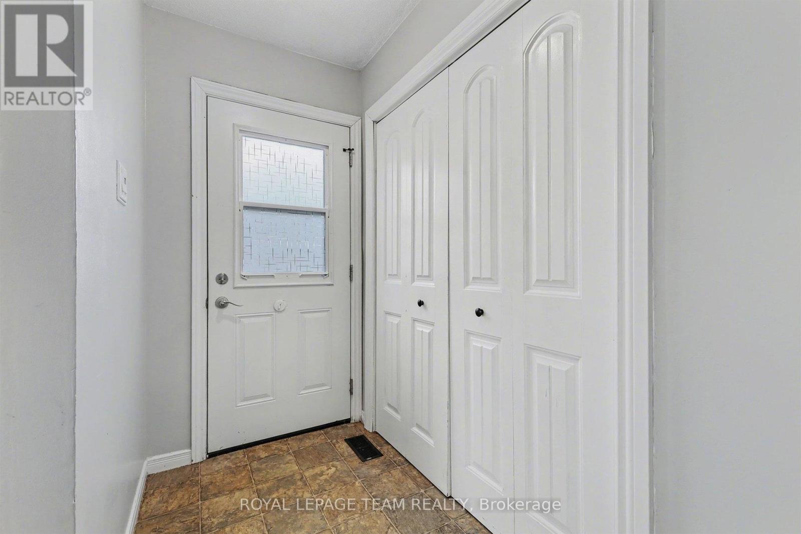 23 Spearman Lane, Ottawa, Ontario  K2L 1Y6 - Photo 3 - X13037234