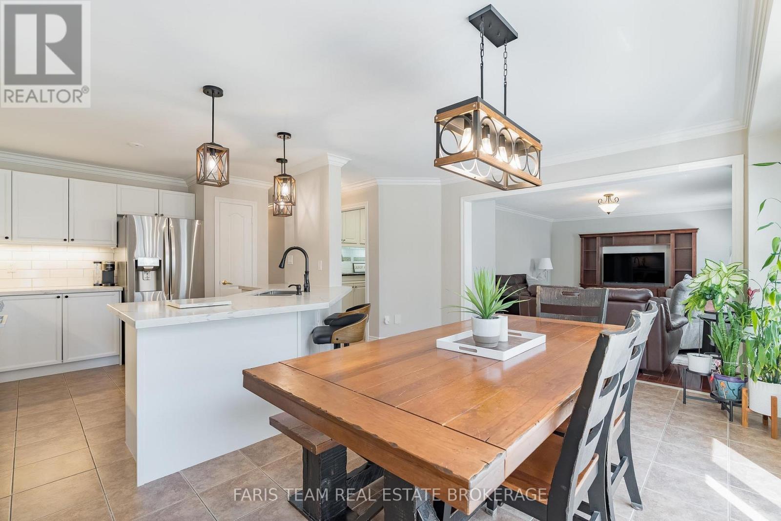 43 Maple Crown Terrace, Barrie, Ontario  L4M 7H9 - Photo 12 - S13039686