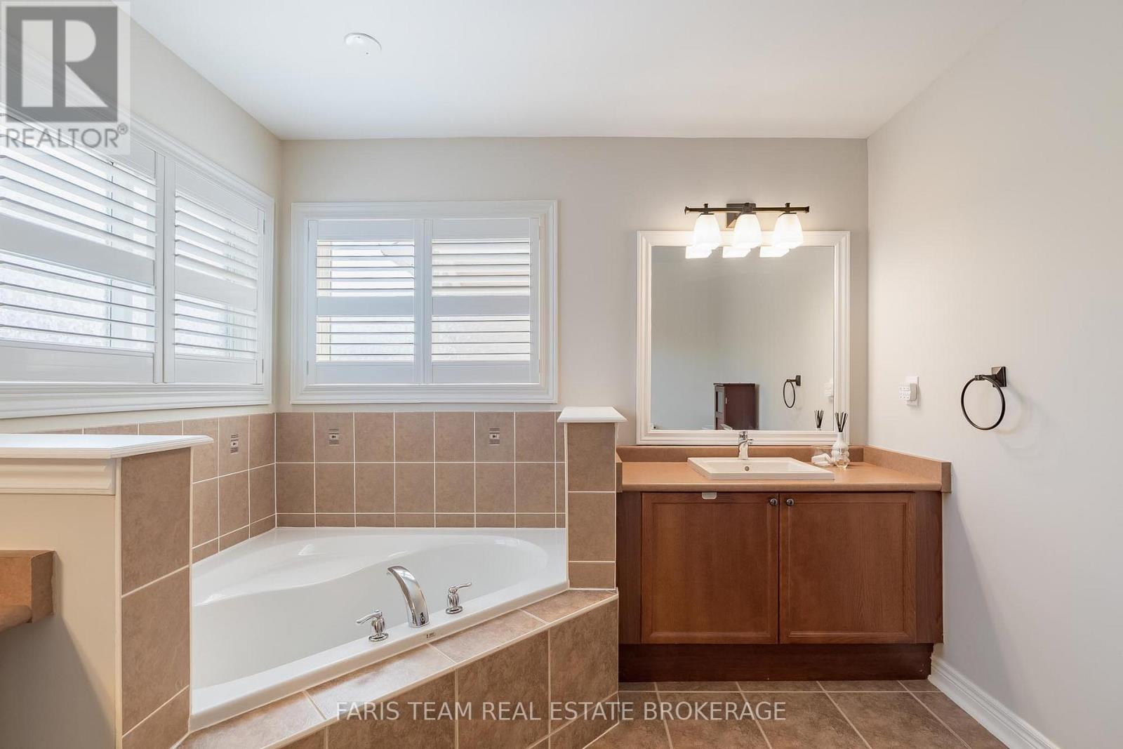 43 Maple Crown Terrace, Barrie, Ontario  L4M 7H9 - Photo 28 - S13039686