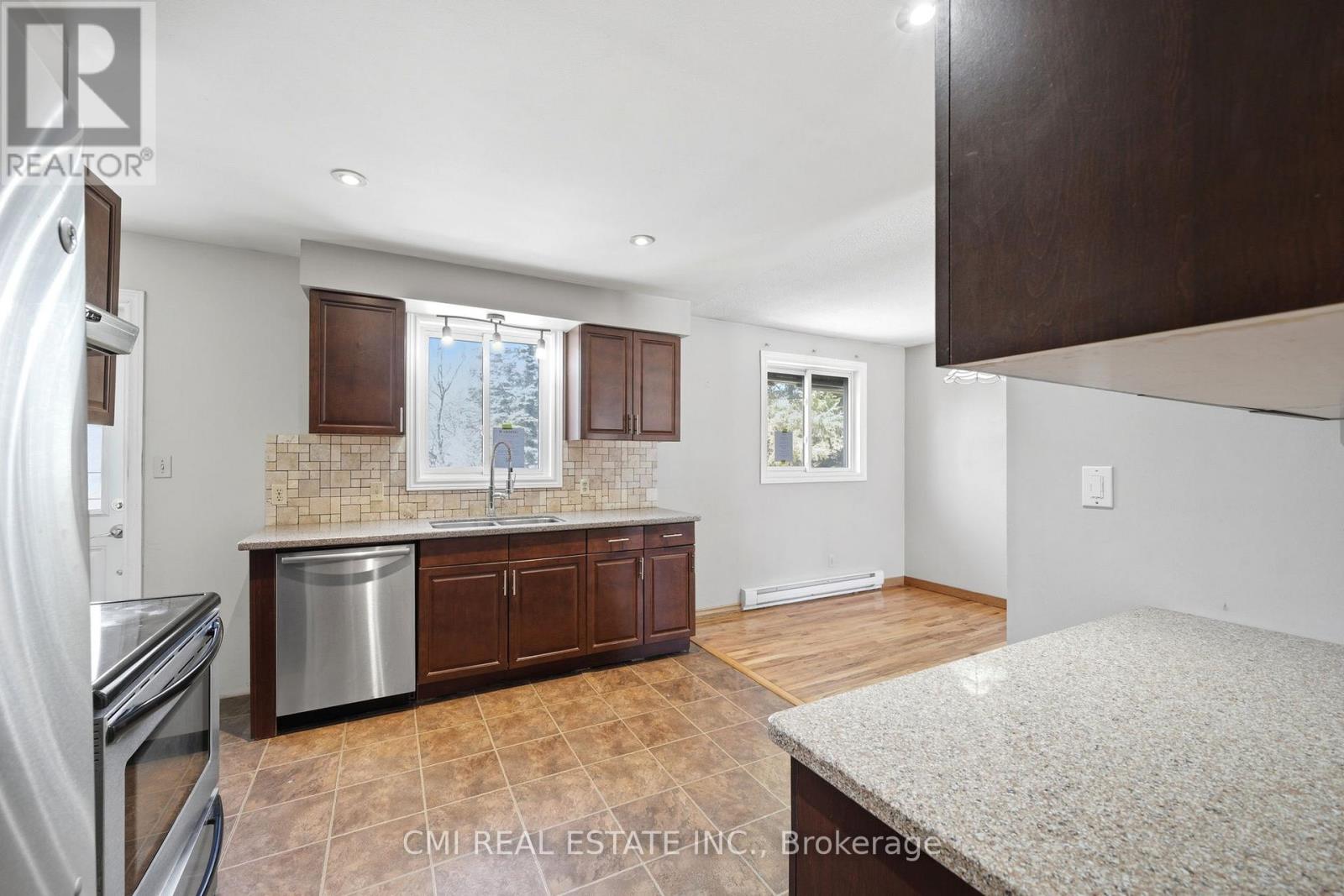 268 Mississaga Street W, Orillia, Ontario  L3V 3B8 - Photo 11 - S13039822