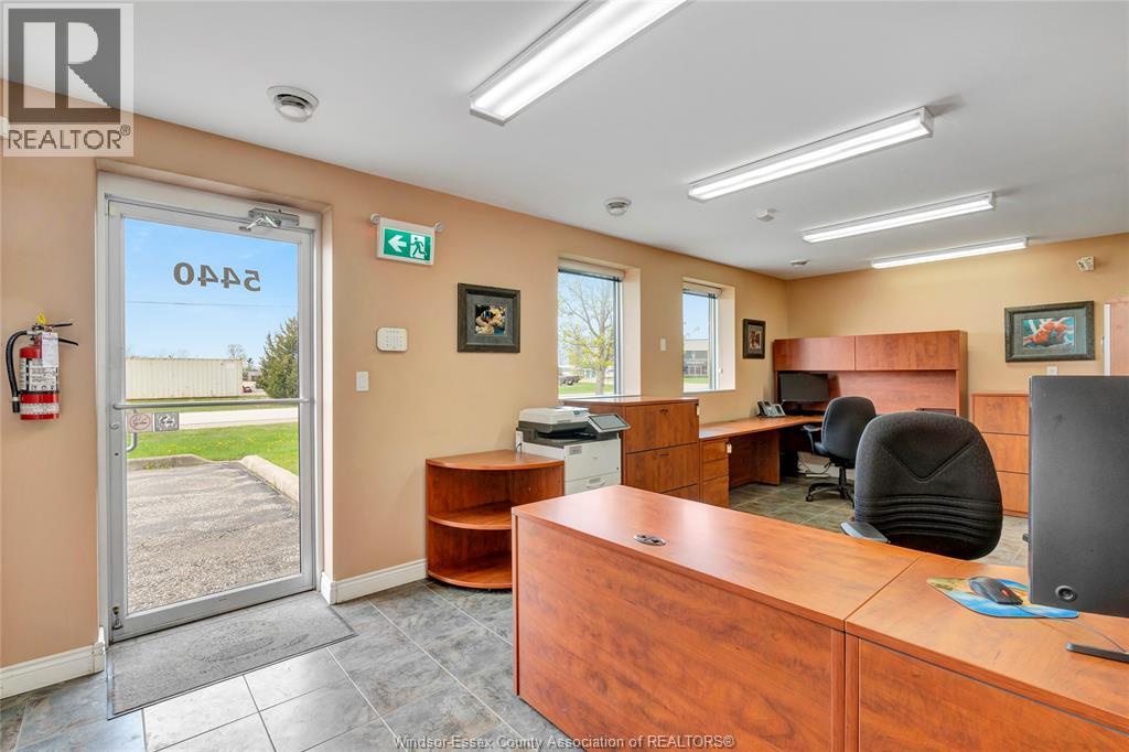 5440 Dicocco Court, Tecumseh, Ontario  N0R 1L0 - Photo 4 - 26009094