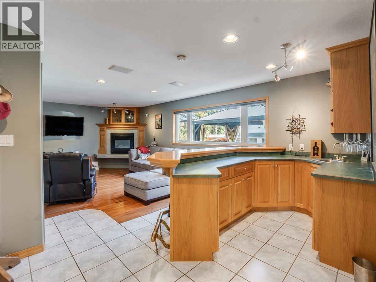 1063 Bridgeview Crescent, Castlegar, British Columbia  V1N 3H7 - Photo 39 - 10384172