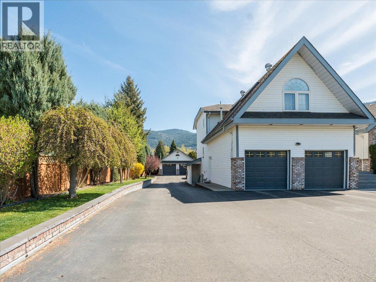 1063 Bridgeview Crescent, Castlegar, British Columbia  V1N 3H7 - Photo 99 - 10384172