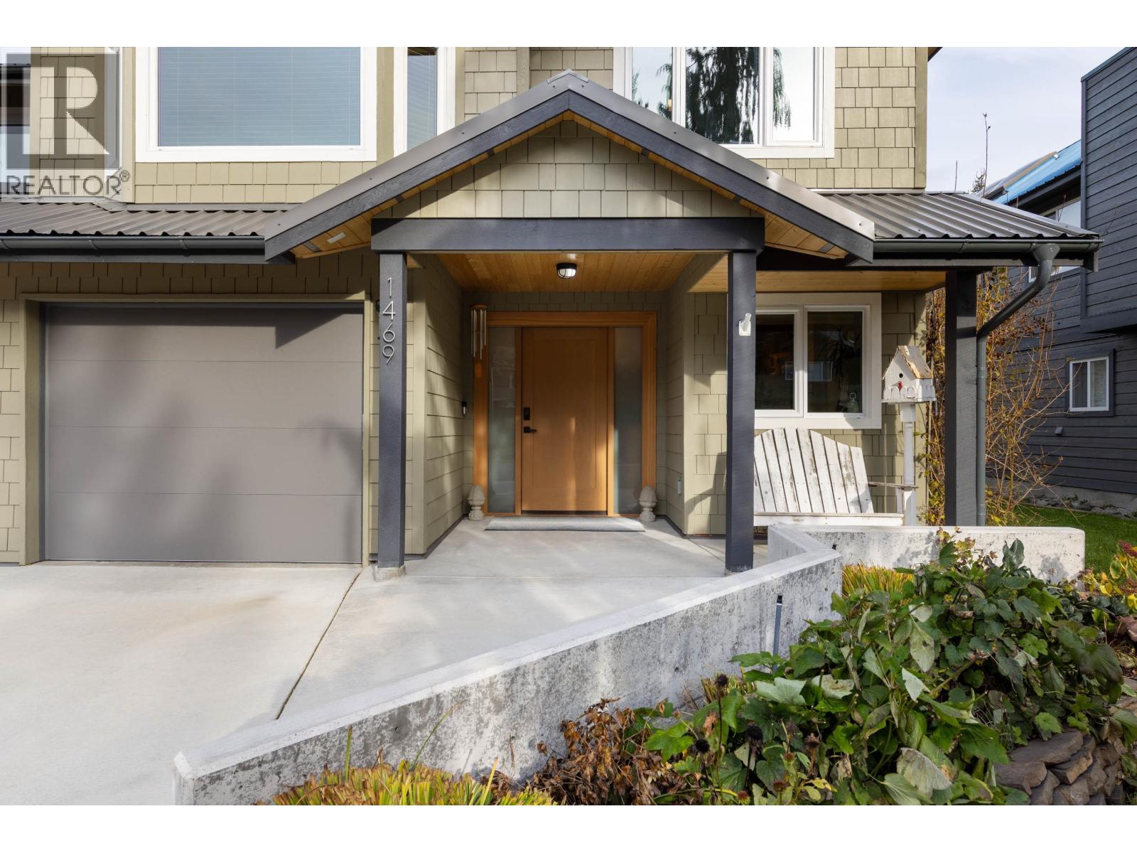 1469 Olive Street, Pemberton, British Columbia  V0N 2L0 - Photo 4 - R3067735