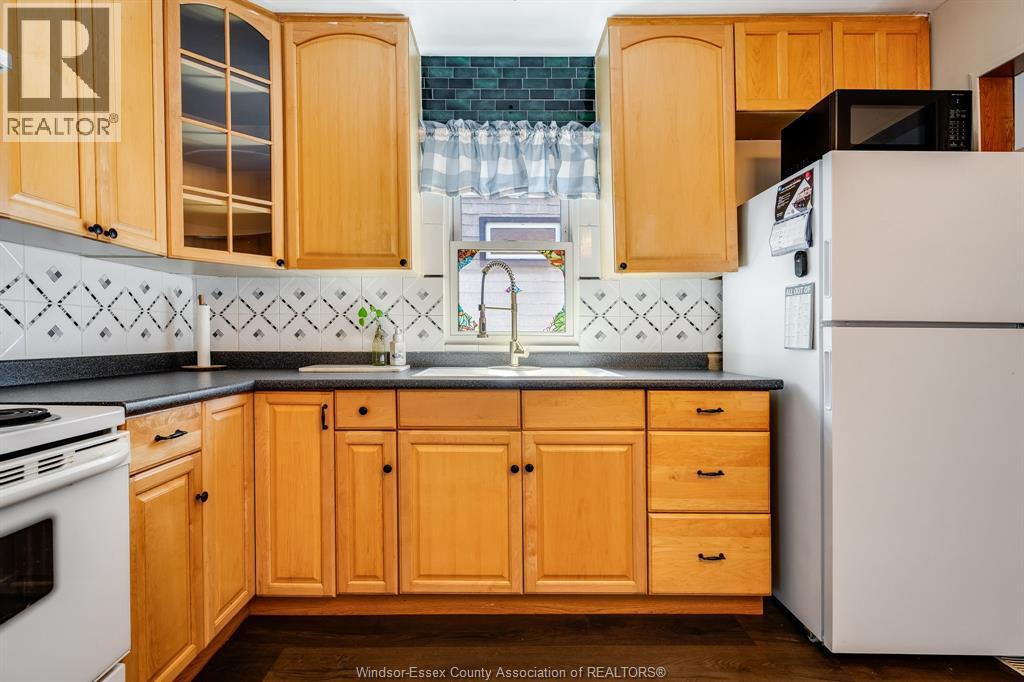 1062 Lena Avenue, Windsor, Ontario  N9C 3K4 - Photo 7 - 26009113