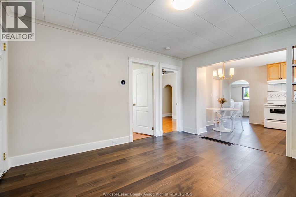 1062 Lena Avenue, Windsor, Ontario  N9C 3K4 - Photo 3 - 26009113