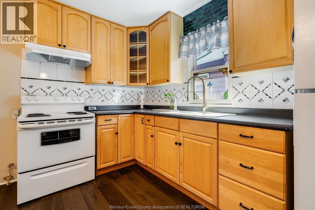 1062 Lena Avenue, Windsor, Ontario  N9C 3K4 - Photo 6 - 26009113