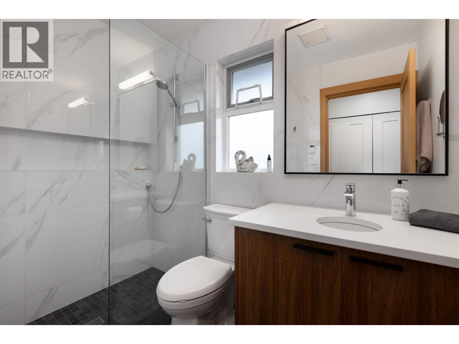 1469 Olive Street, Pemberton, British Columbia  V0N 2L0 - Photo 21 - R3067735