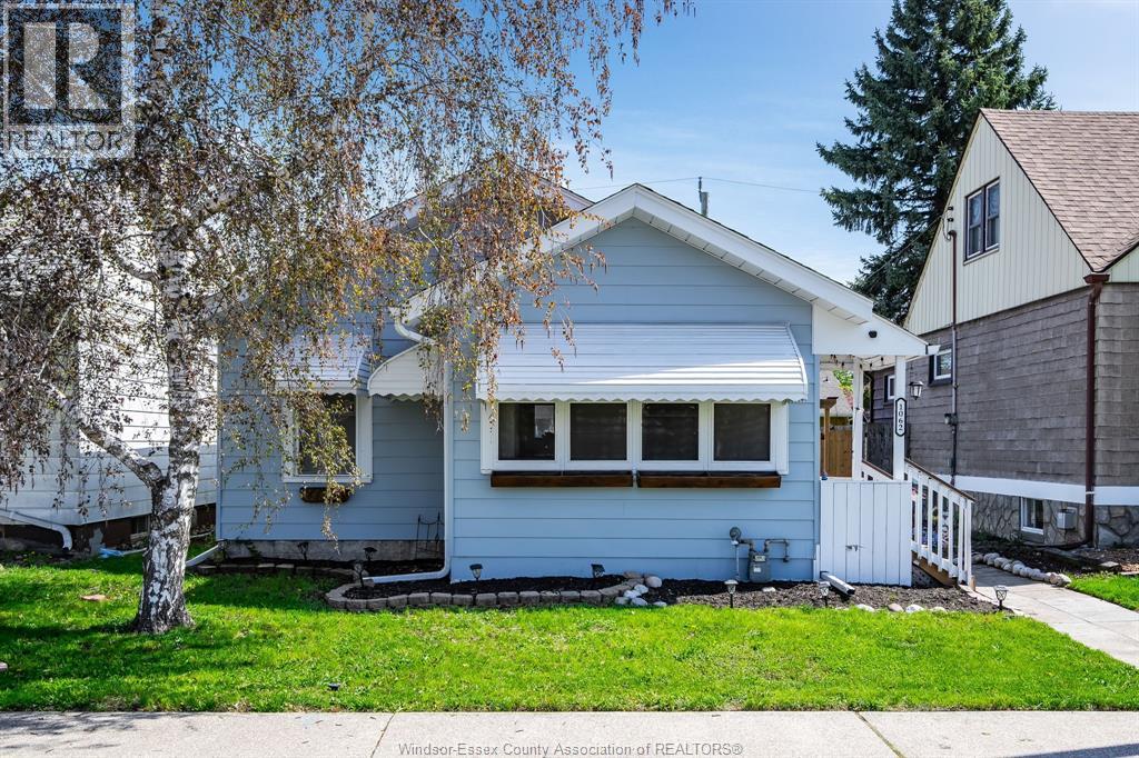 MLS# 26009113: 1062 Lena AVENUE, Windsor, Canada