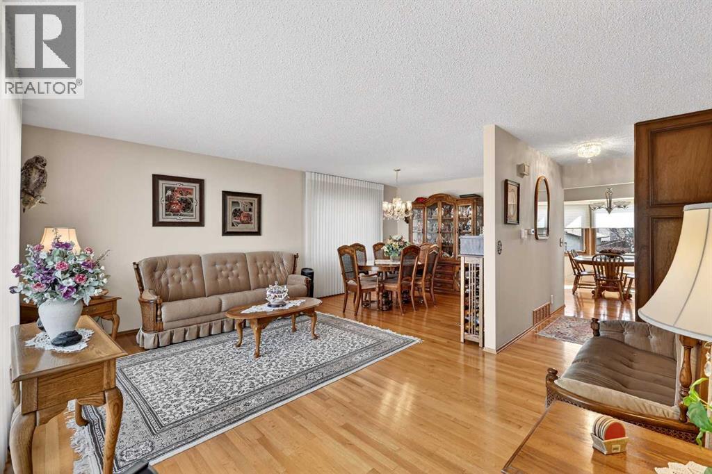 168 Templewood Drive NE, Calgary, Alberta  T1Y 4G8 - Photo 6 - A2303727