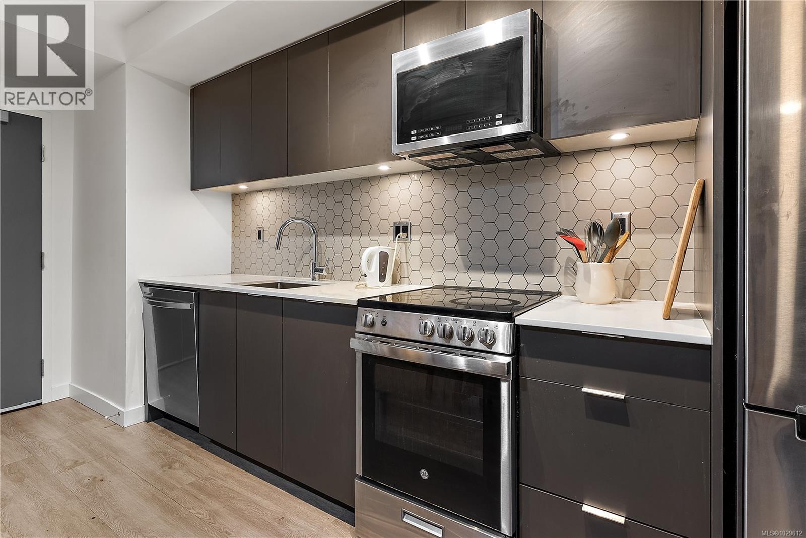 310 845 Johnson St, Victoria, British Columbia  V8W 0G3 - Photo 7 - 1029612