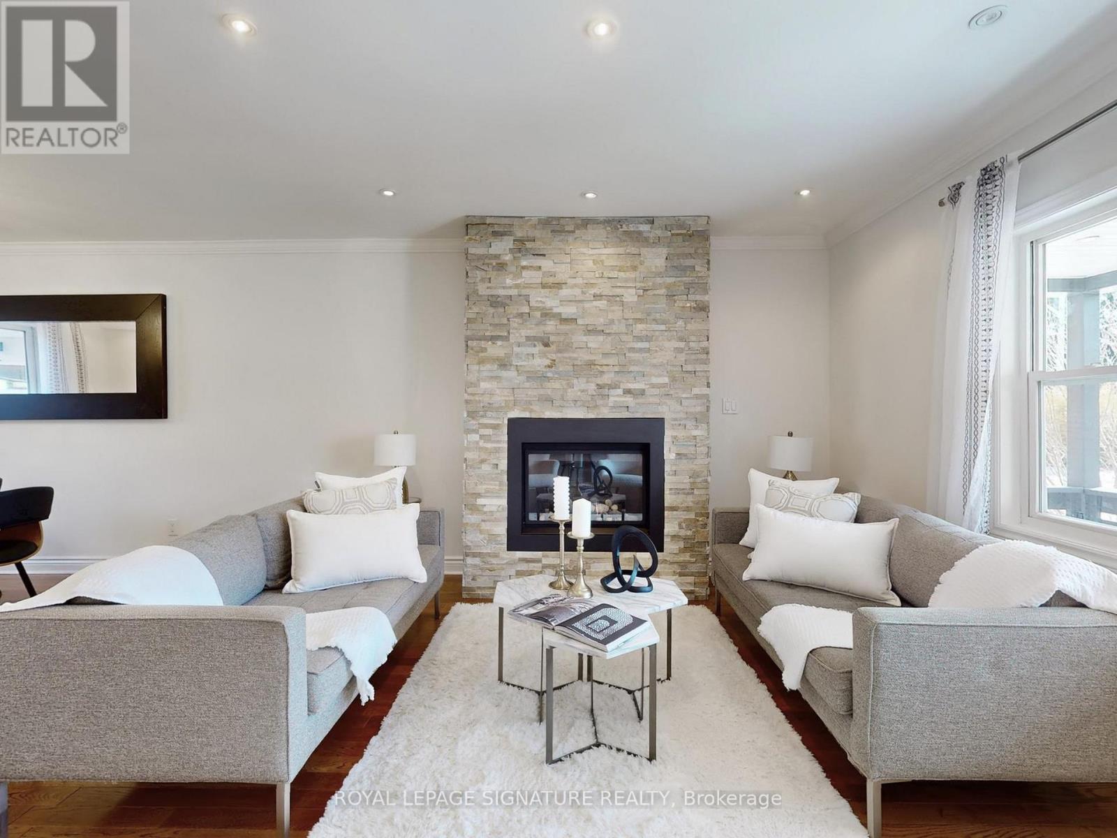 79 Meighen Avenue, Toronto, Ontario  M4B 2H4 - Photo 6 - E13039992