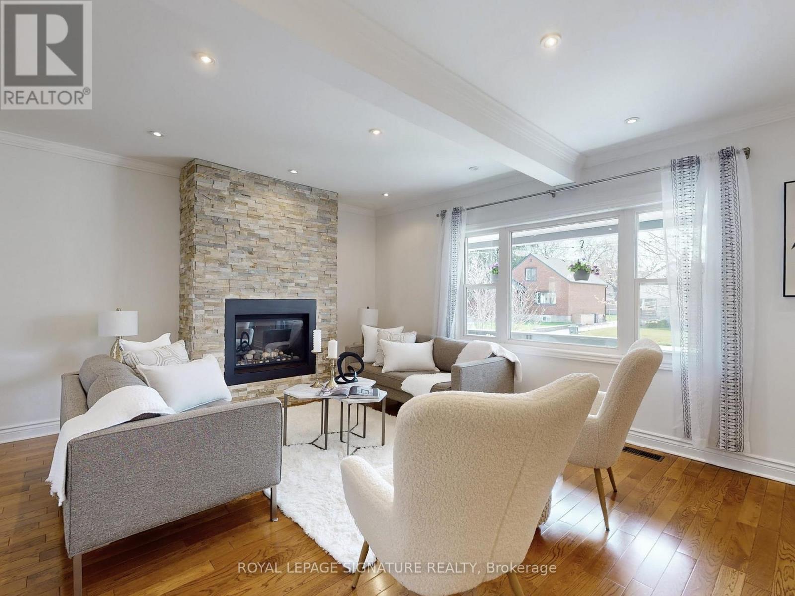 79 Meighen Avenue, Toronto, Ontario  M4B 2H4 - Photo 8 - E13039992