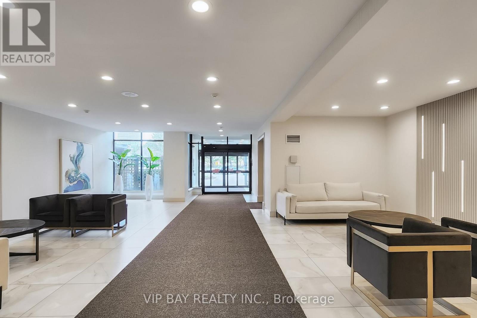 524 - 32 Clarissa Drive, Richmond Hill, Ontario  L4C 9R7 - Photo 4 - N13034502