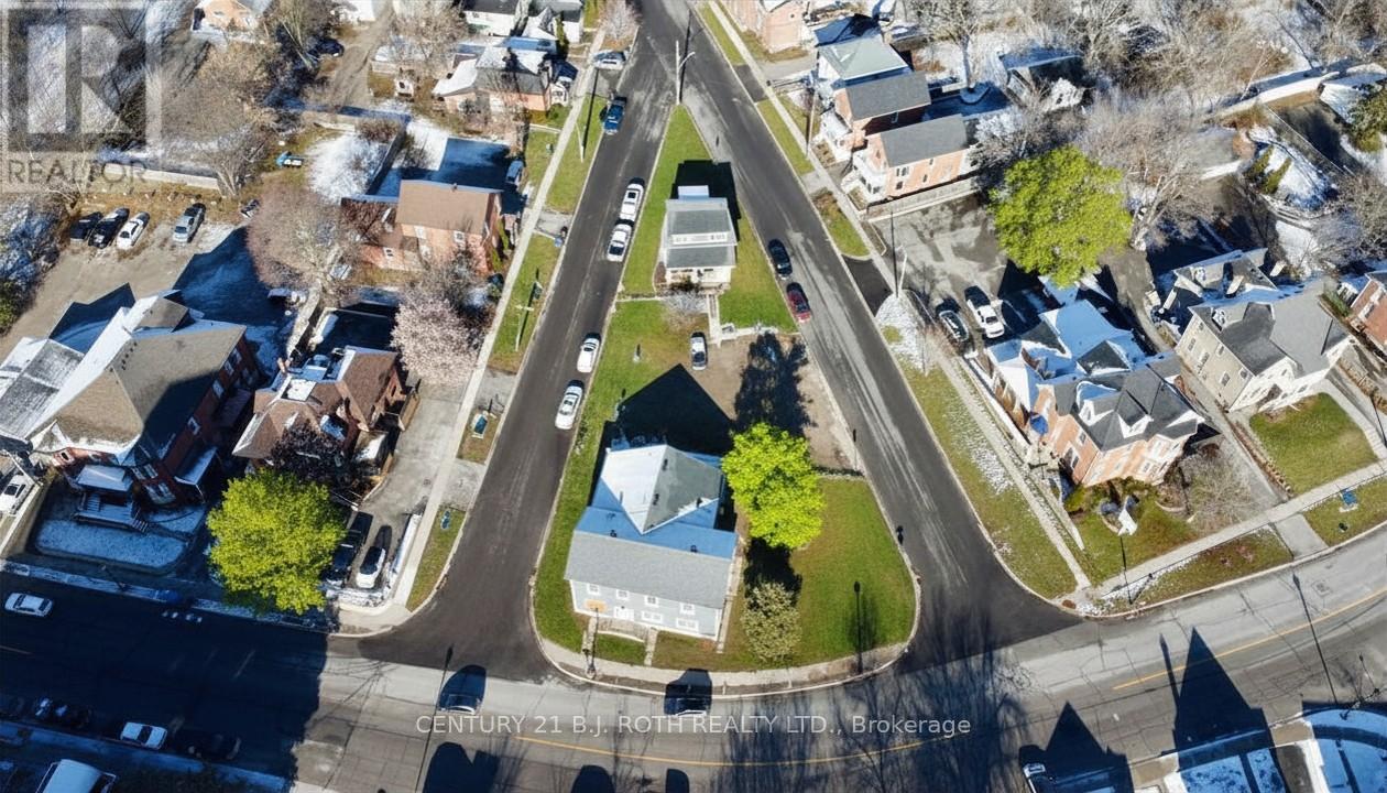 194 Dunlop Street E, Barrie, Ontario  L4M 1B4 - Photo 3 - S12253457