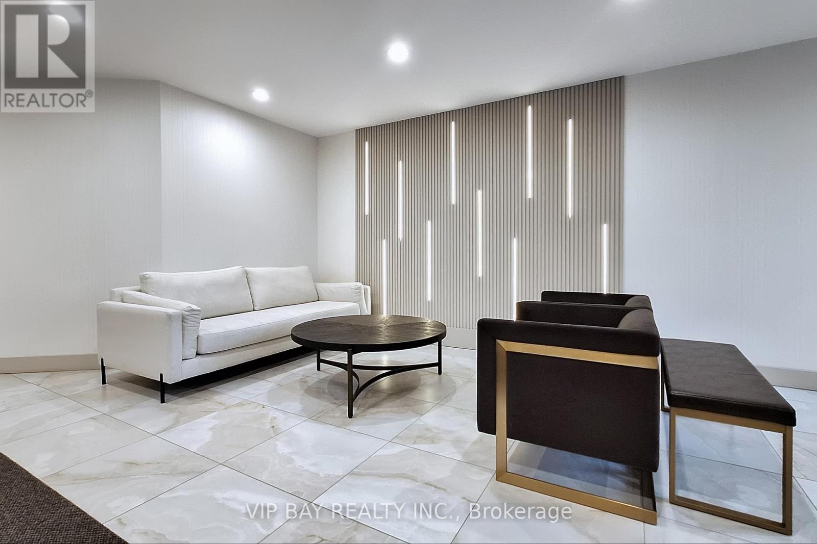 524 - 32 Clarissa Drive, Richmond Hill, Ontario  L4C 9R7 - Photo 5 - N13034502