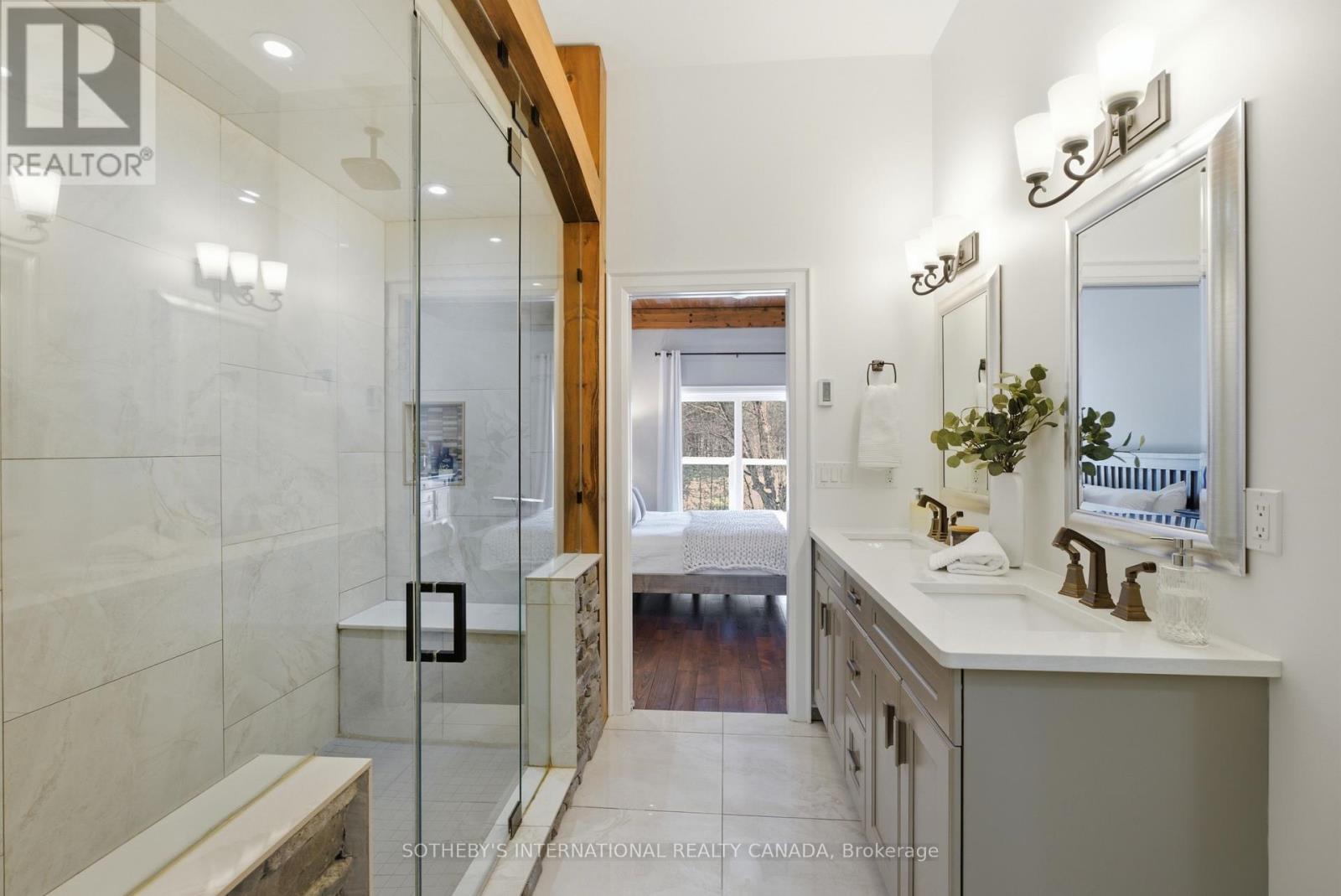 7 Ridgewood Court, Oro-Medonte, Ontario  L0L 2L0 - Photo 16 - S12816760