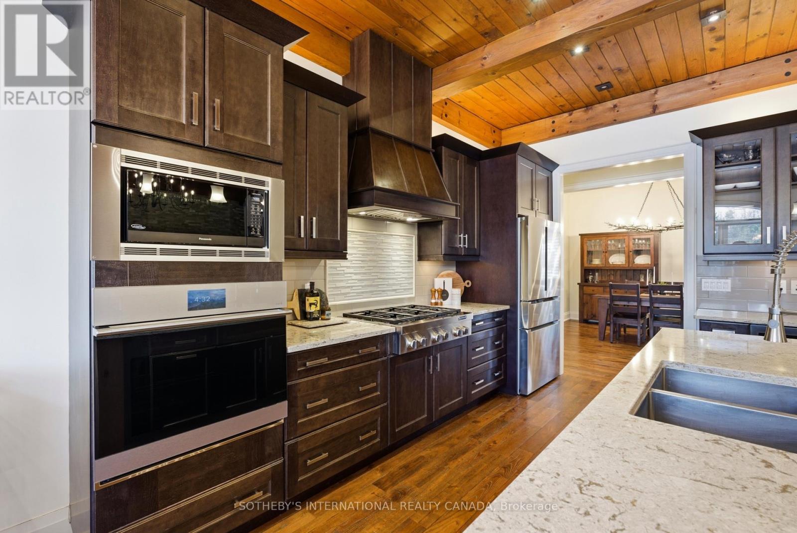 7 Ridgewood Court, Oro-Medonte, Ontario  L0L 2L0 - Photo 9 - S12816760