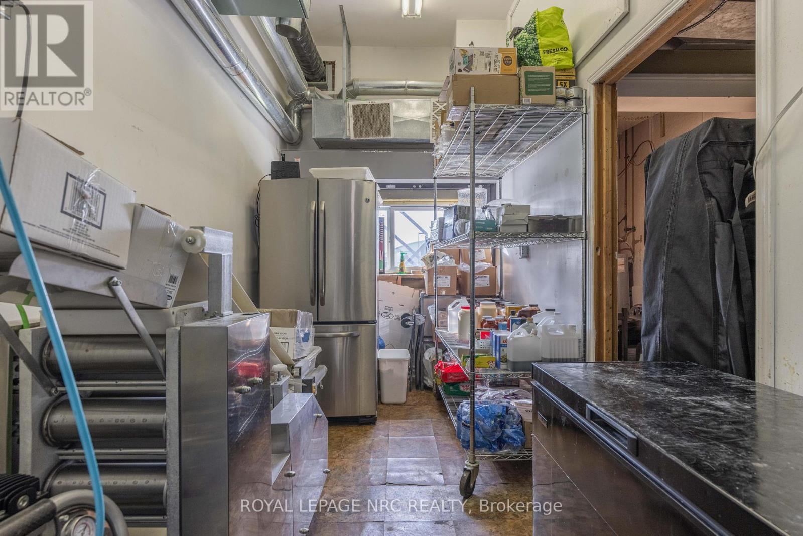 142 St. Paul Street, St. Catharines (Downtown), Ontario  L2R 3M2 - Photo 10 - X13039864