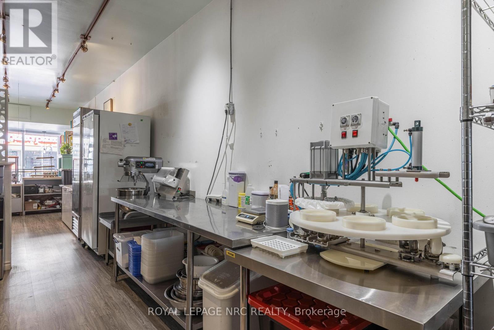 142 St. Paul Street, St. Catharines (Downtown), Ontario  L2R 3M2 - Photo 8 - X13039864