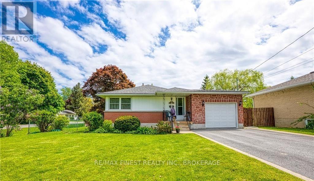 39 Lennox Street, Kingston, Ontario  K7M 4S3 - Photo 1 - X12923484