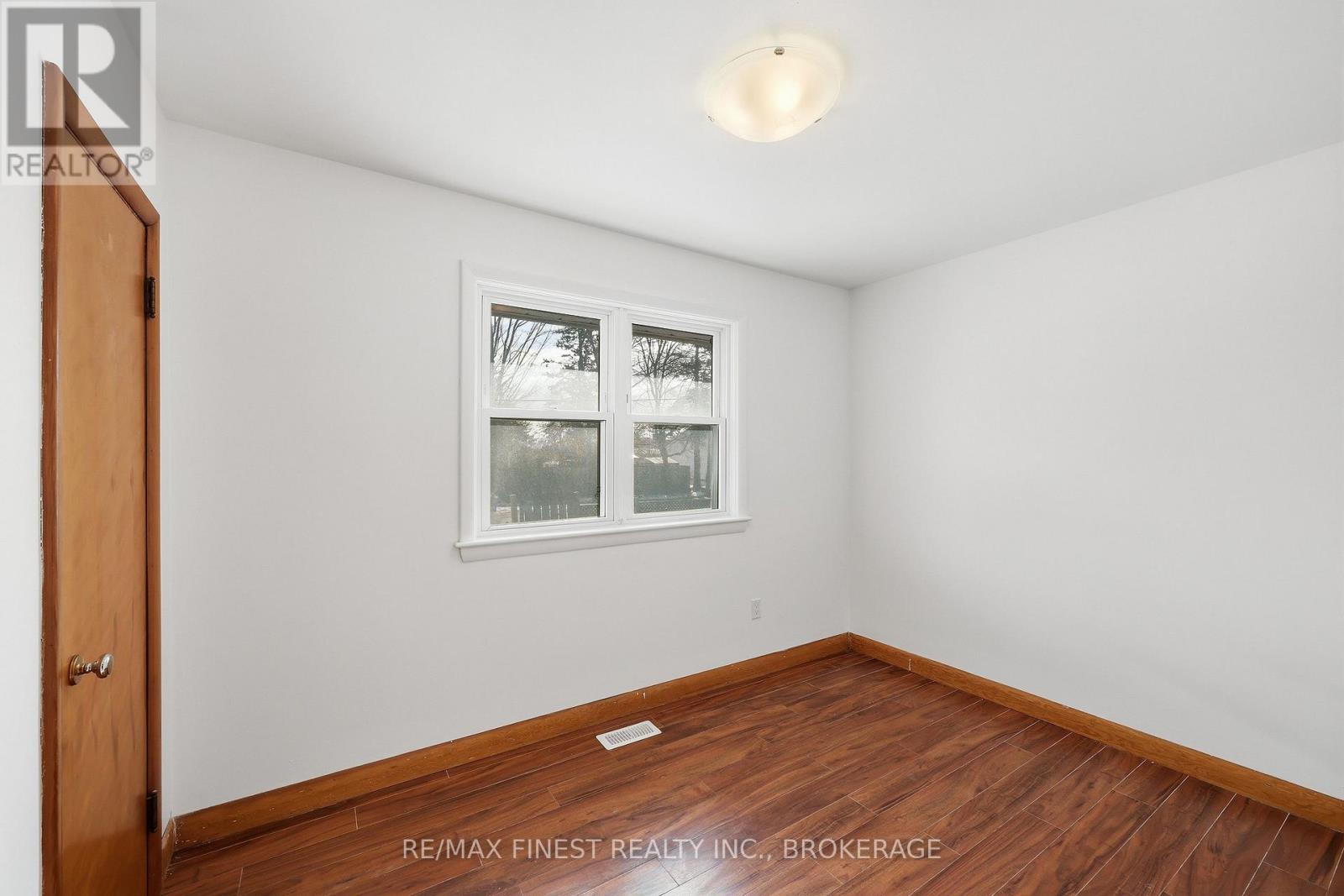 39 Lennox Street, Kingston, Ontario  K7M 4S3 - Photo 15 - X12923484