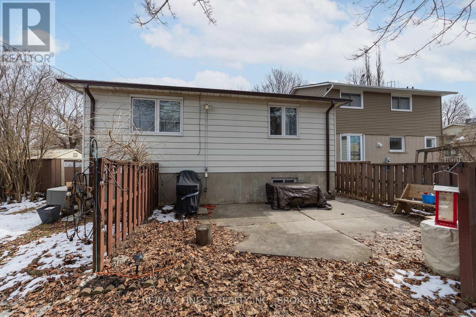 87 Old Oak Road, Kingston, Ontario  K7M 6X2 - Photo 10 - X12981182