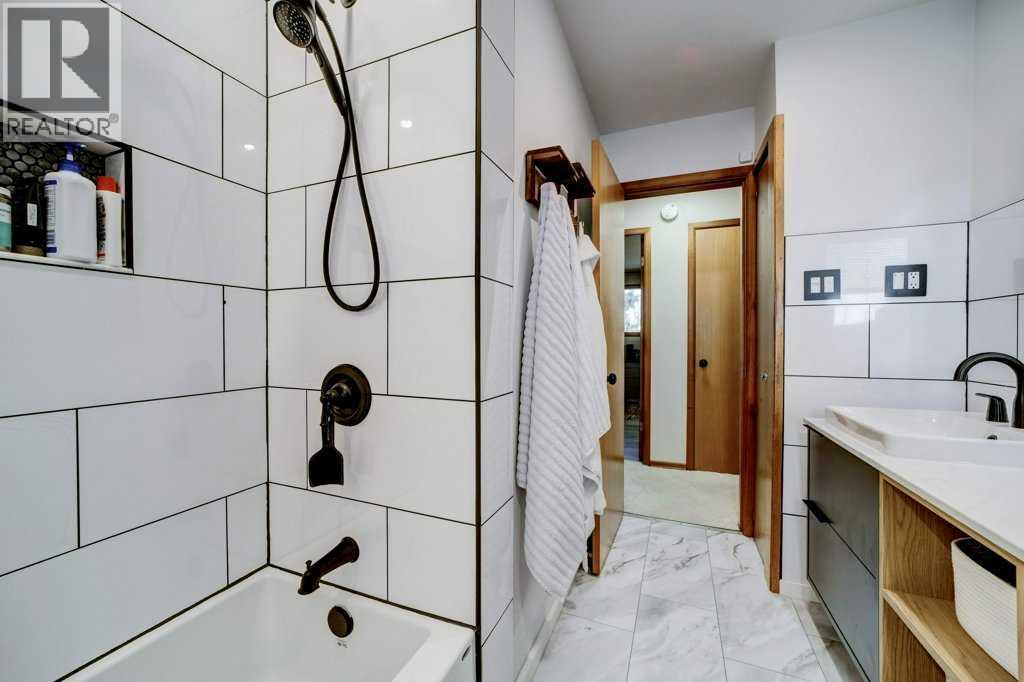 1815 Lakepoint Road S, Lethbridge, Alberta  T1K 3H5 - Photo 21 - A2297310