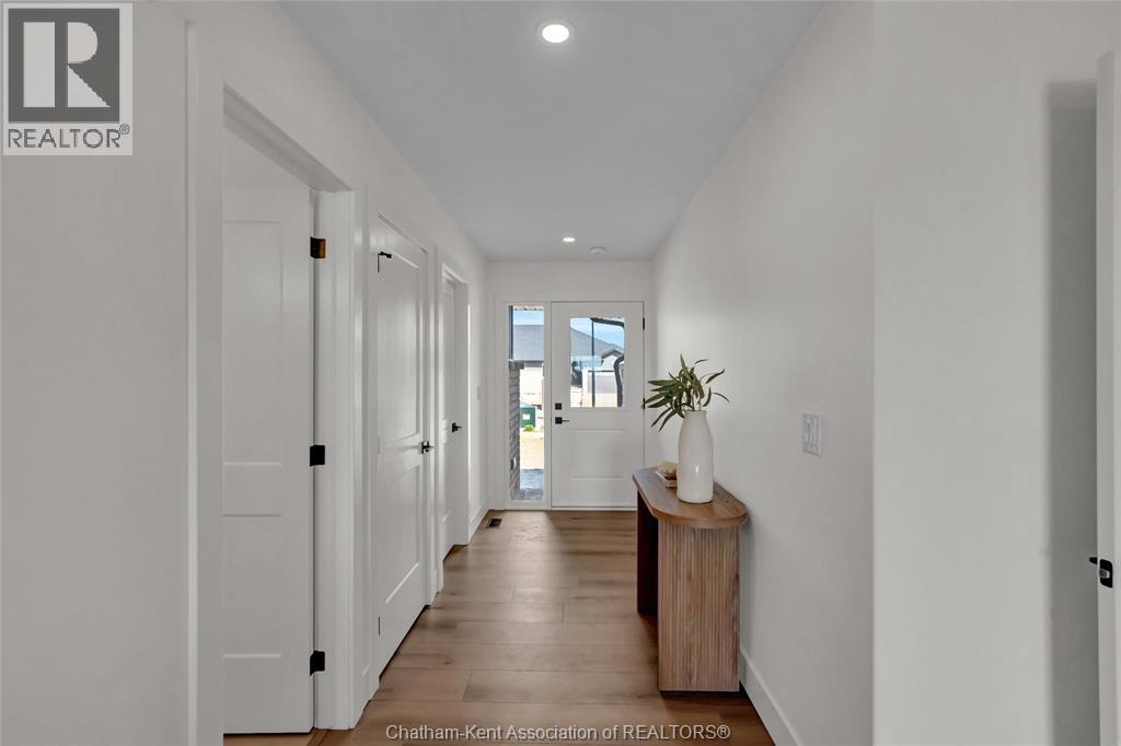 20 Cornerstone Place, Chatham, Ontario N7M 0V8 - Photo 3 - 26008765
