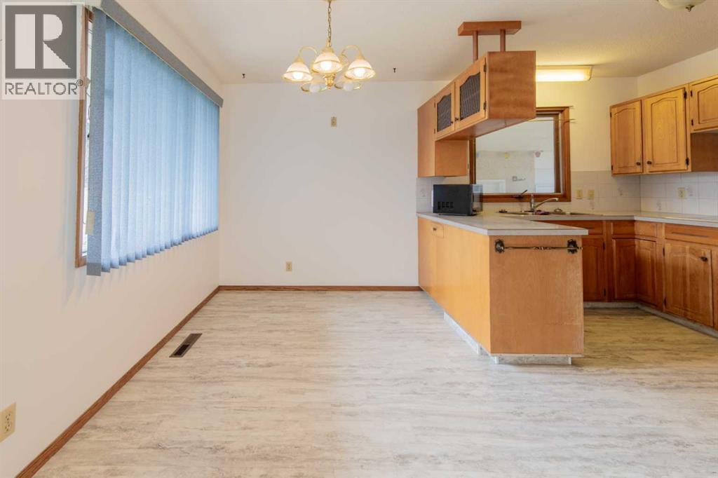 1416 18 Street N, Lethbridge, Alberta  T1H 3H9 - Photo 8 - A2297311