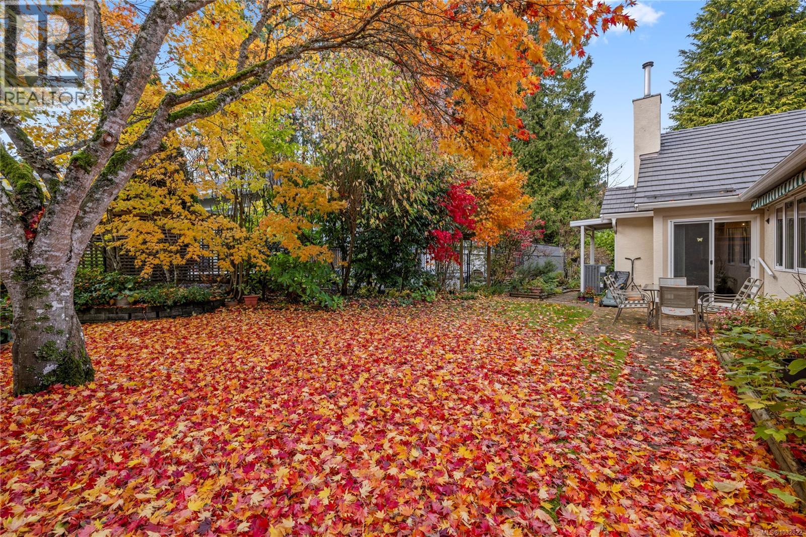 566 Crescent Rd W, Qualicum Beach, British Columbia  V9K 1J2 - Photo 45 - 1032822