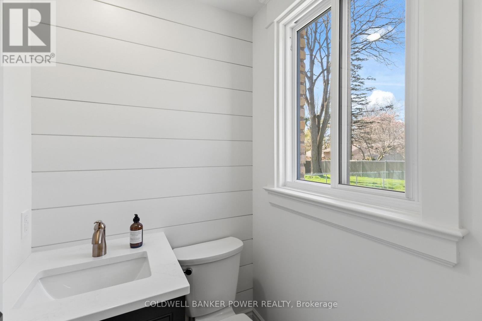 54 Lloyd Manor Crescent, London North, Ontario  N6H 3Z3 - Photo 25 - X13040094