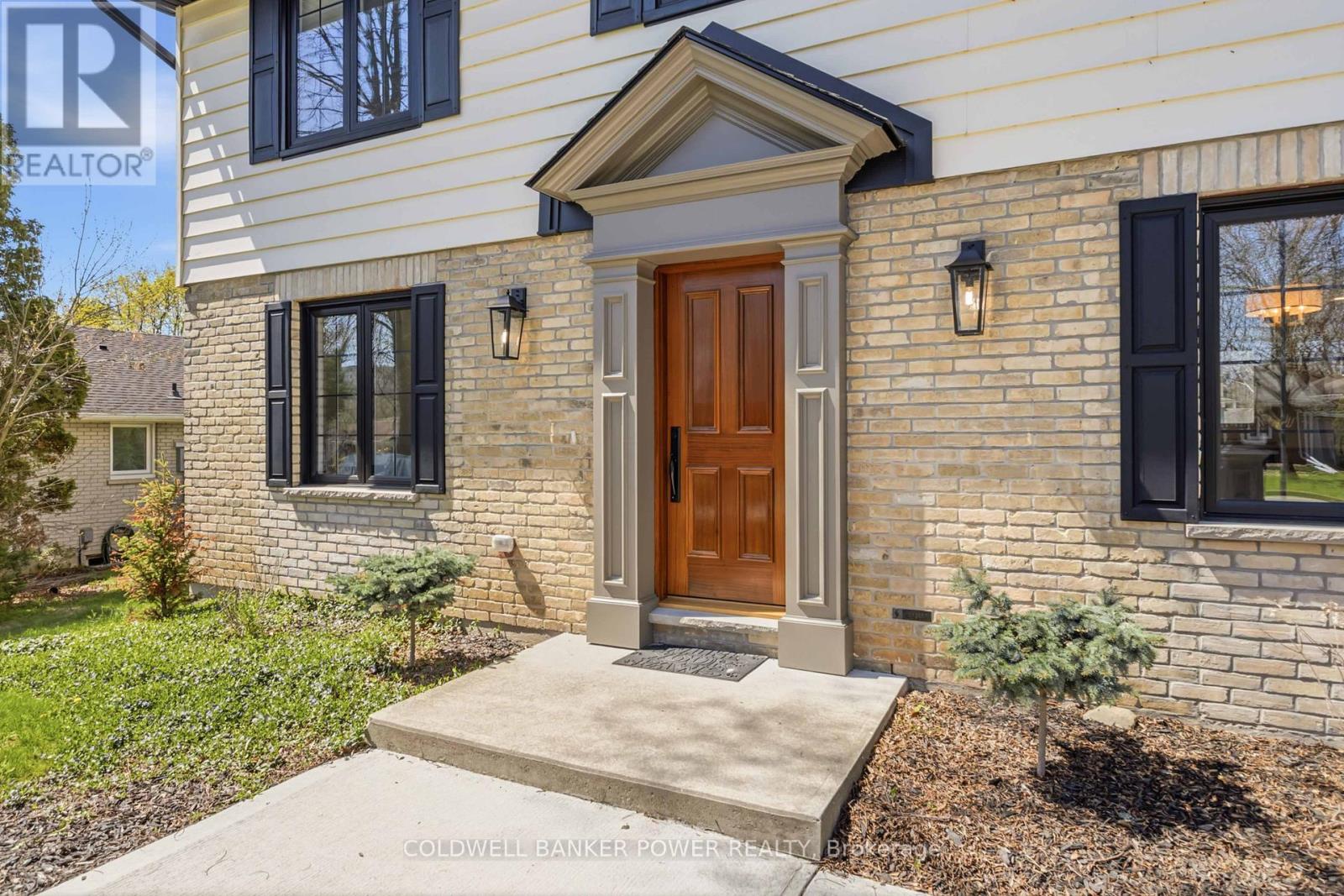 54 Lloyd Manor Crescent, London North, Ontario  N6H 3Z3 - Photo 3 - X13040094