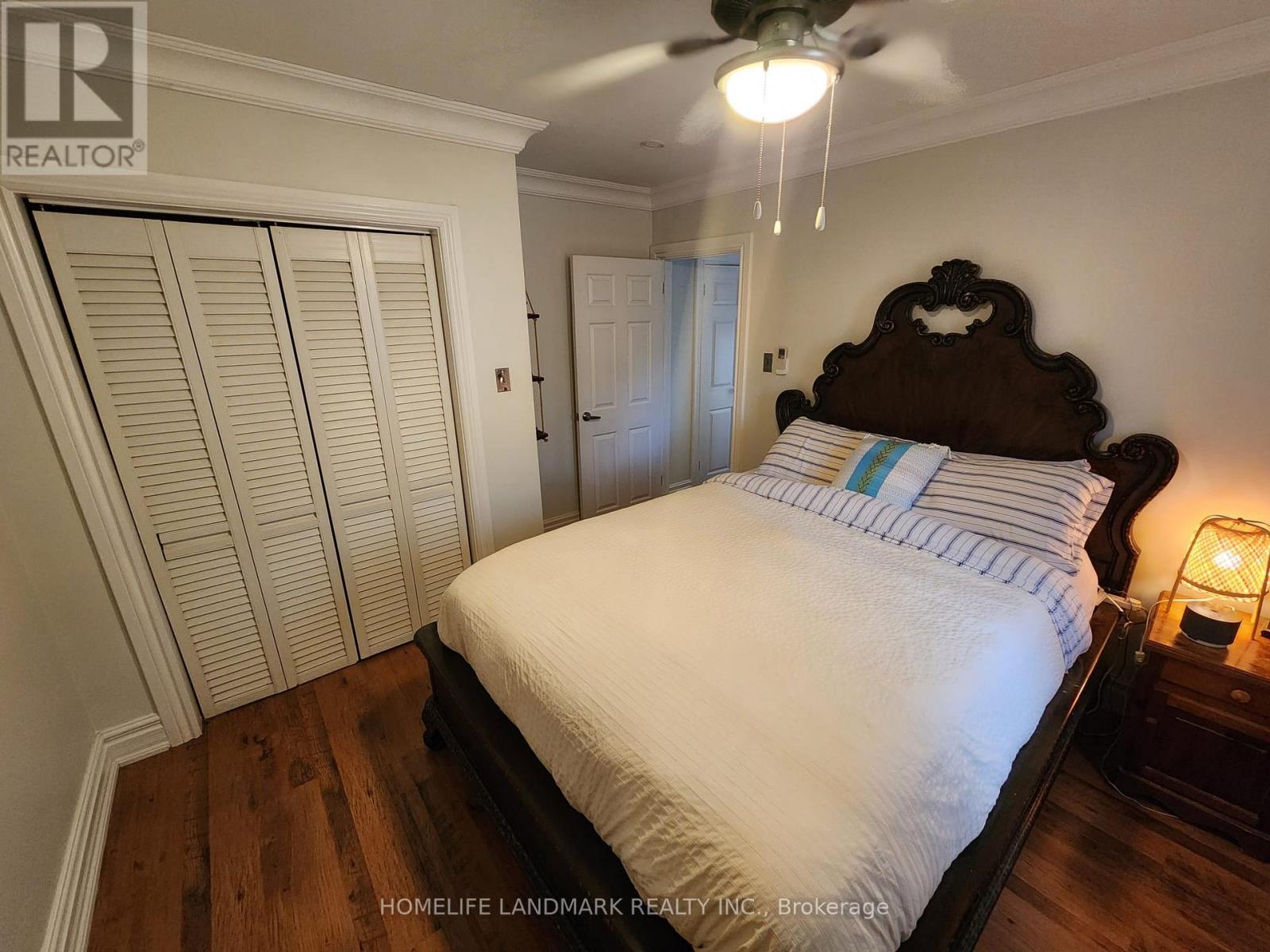 Upper - 213 Kenilworth Avenue, Toronto, Ontario  M4L 3S7 - Photo 8 - E13036614