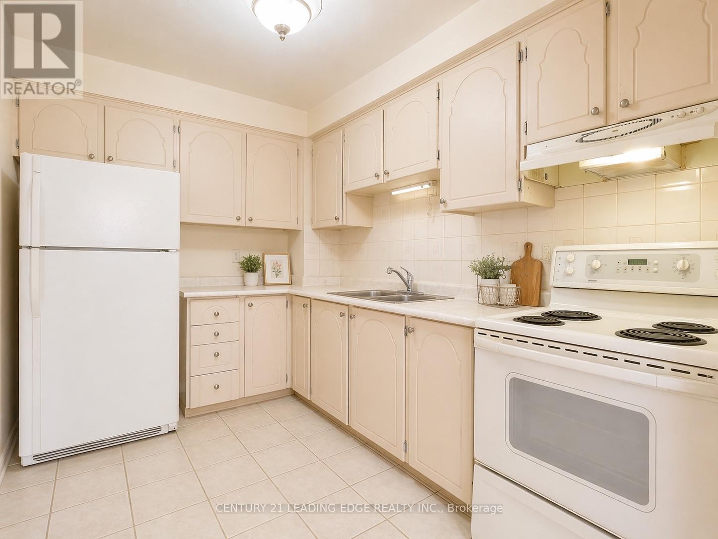 48 - 75 Dundalk Drive, Toronto, Ontario  M1P 4V1 - Photo 10 - E13037790