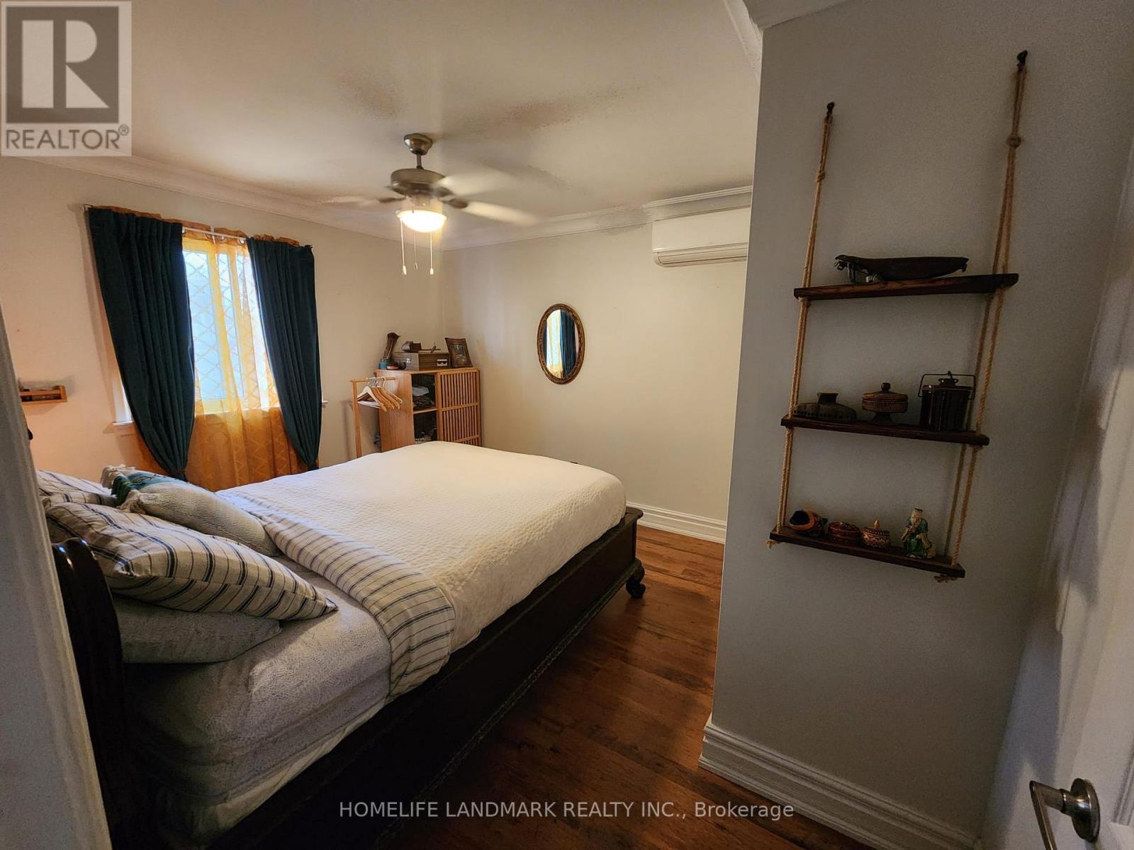 Upper - 213 Kenilworth Avenue, Toronto, Ontario  M4L 3S7 - Photo 7 - E13036614