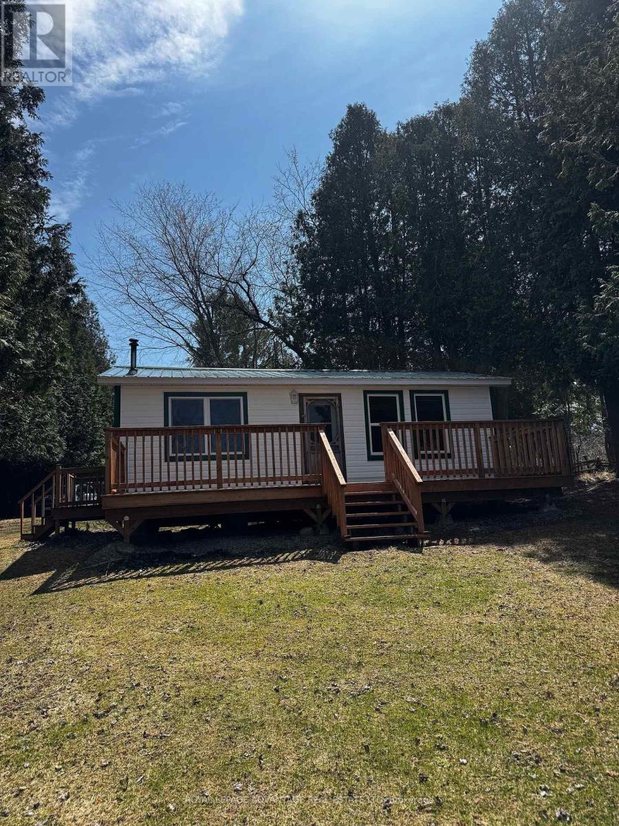 236 HALL'S LANE, Tay Valley, Ontario