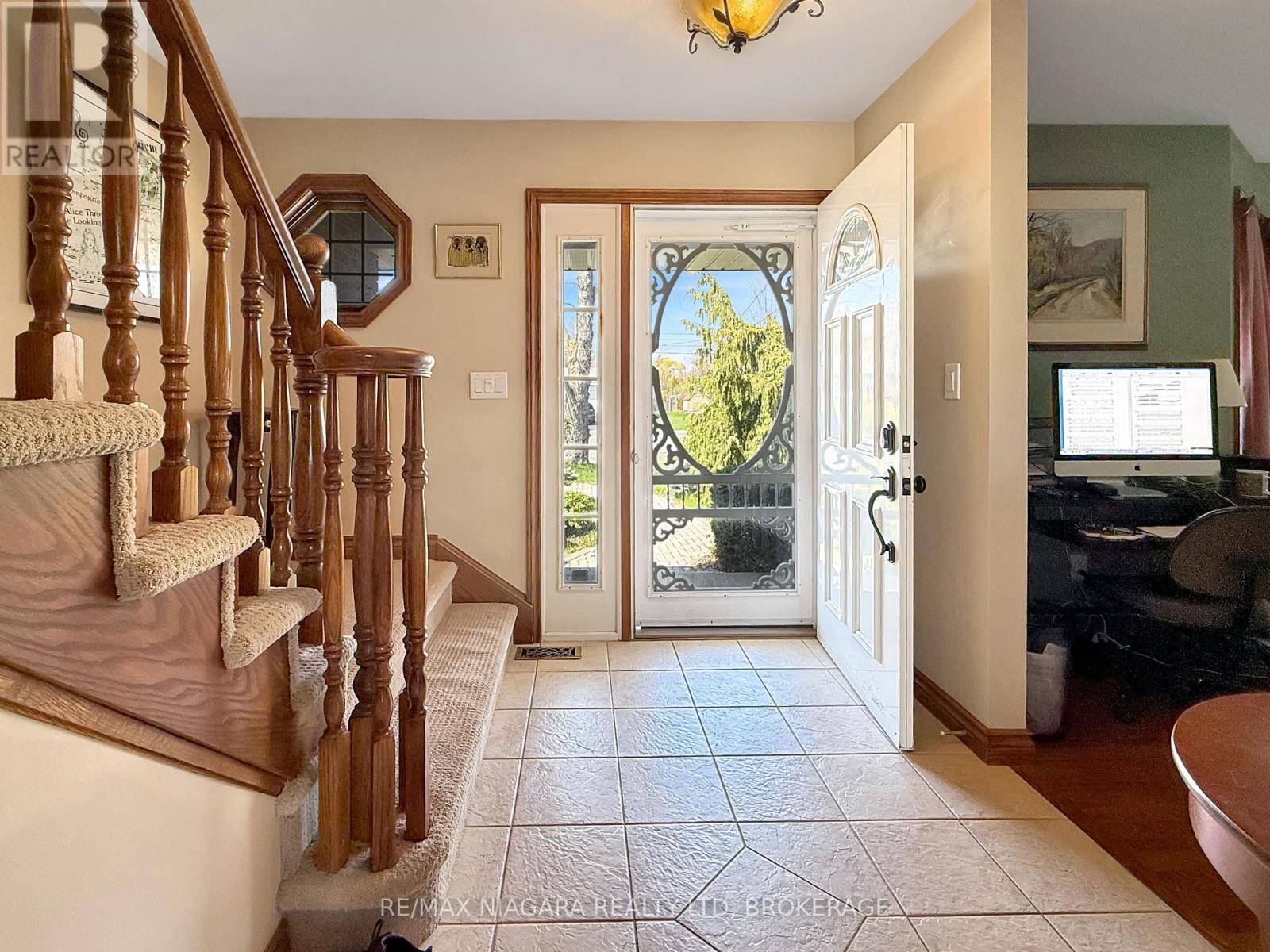 430 Gorham Road, Fort Erie, Ontario  L0S 1N0 - Photo 3 - X12705910