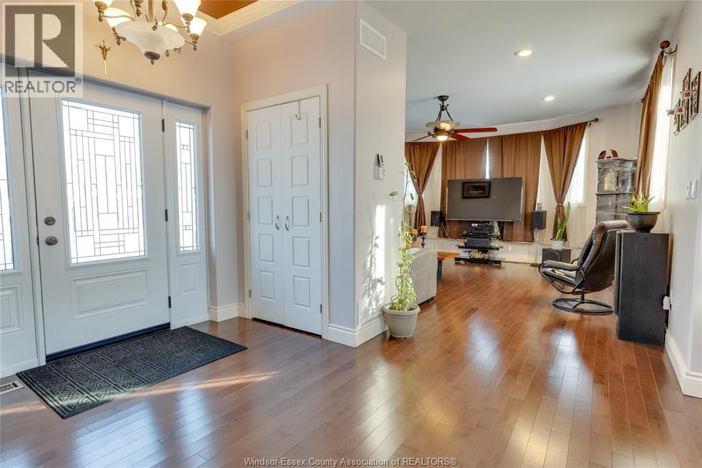 365 Neal Boulevard, Windsor, Ontario  N9G 1T5 - Photo 2 - 26009117