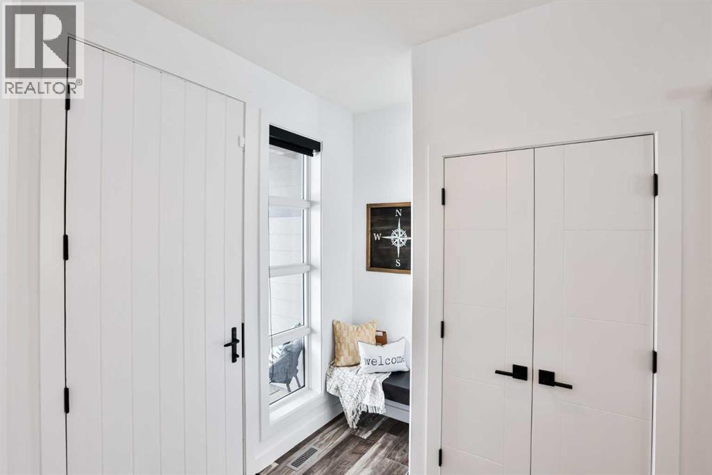 218 Stonecrest Bay W, Lethbridge, Alberta  T1K 5N7 - Photo 2 - A2303304