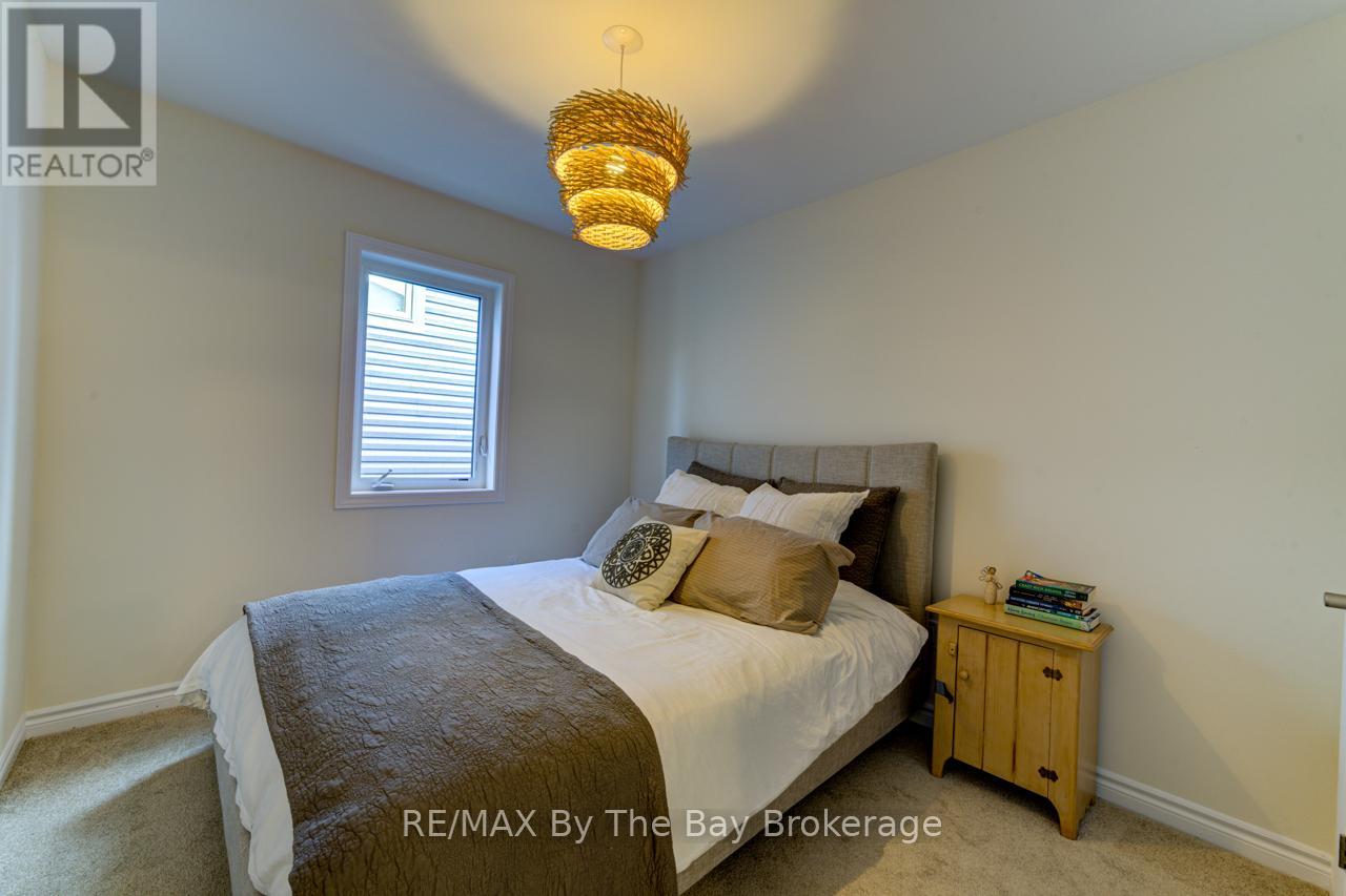 33 Nicort Road, Wasaga Beach, Ontario  L9Z 1J7 - Photo 30 - S13040062