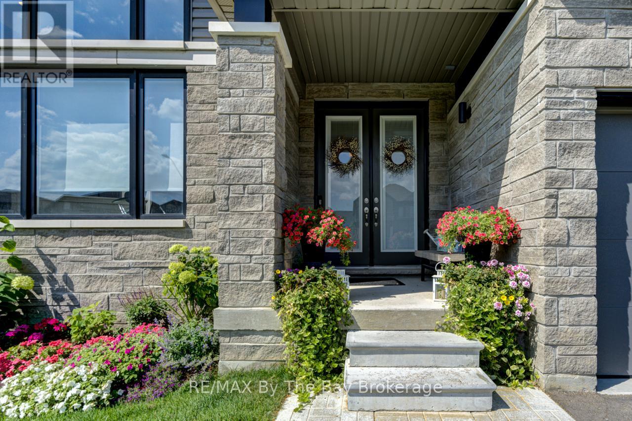 33 Nicort Road, Wasaga Beach, Ontario  L9Z 1J7 - Photo 5 - S13040062