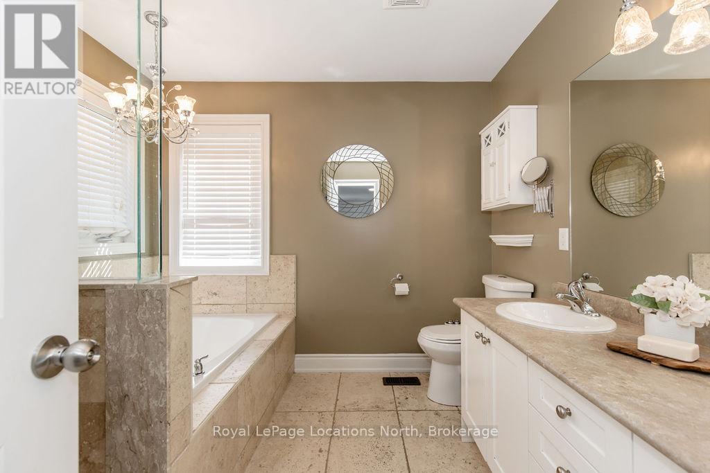 11 Christy Drive, Wasaga Beach, Ontario  L9Z 1S7 - Photo 17 - S13040118