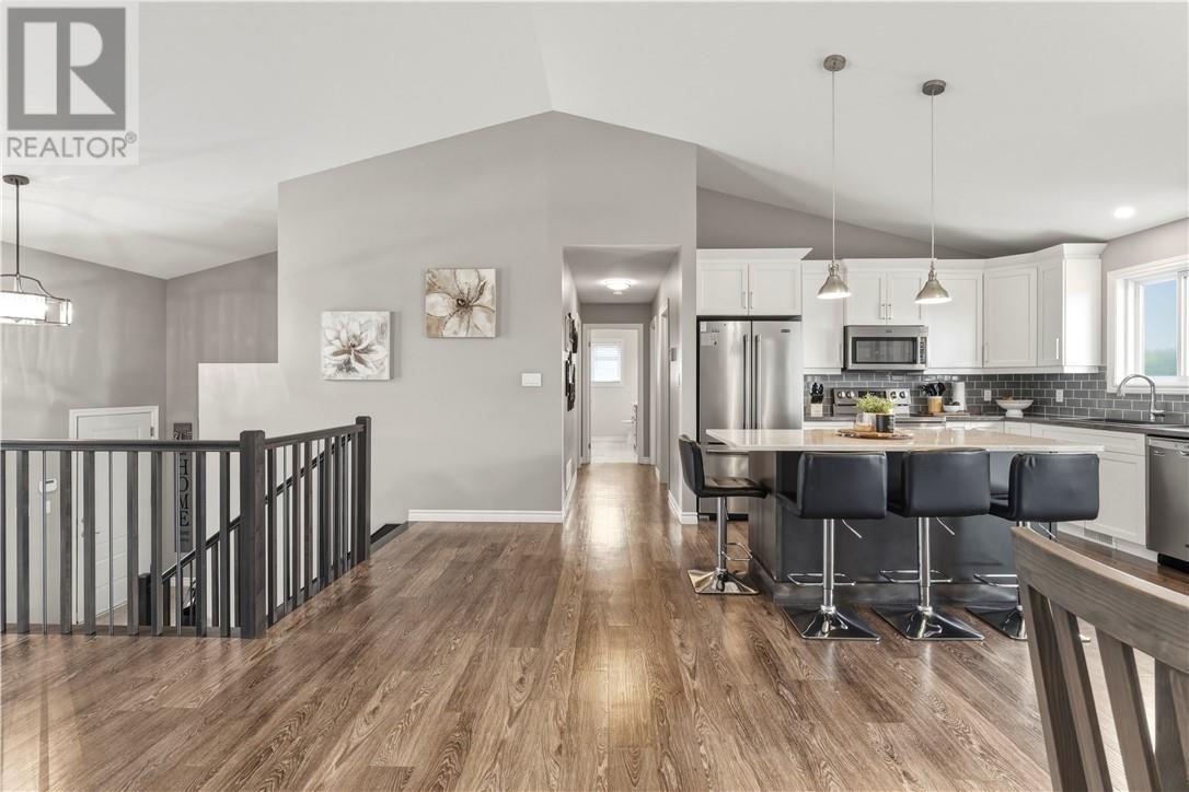 297 Timberglade Court, Hanmer, Ontario  P3P 0C4 - Photo 3 - 2127288